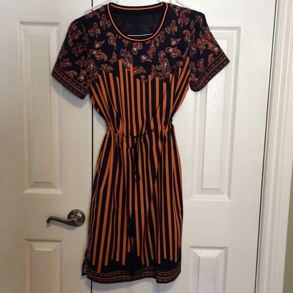 Beautiful dress - Picture 3 of 7